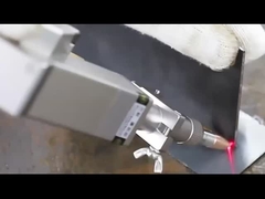 Máy làm sạch laser công nghiệp làm mát không khí cho đường kính điểm tiêu cự nhỏ 0,2-2mm